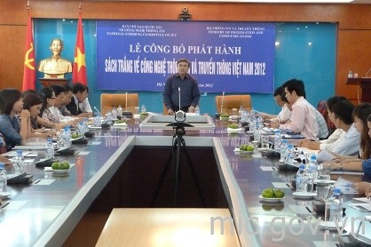 Veröffentlichung des Weißbuchs über IT-Branche Vietnams 2012 - ảnh 1