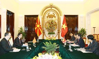 Treffen zwischen den Außenministern Vietnams und Mazedoniens - ảnh 1