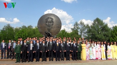 Premierminister Nguyen Tan Dung besucht Russland - ảnh 1