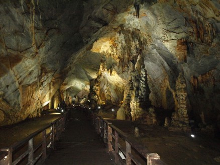 Die Schönheit der Thien Duong-Höhle - ảnh 16