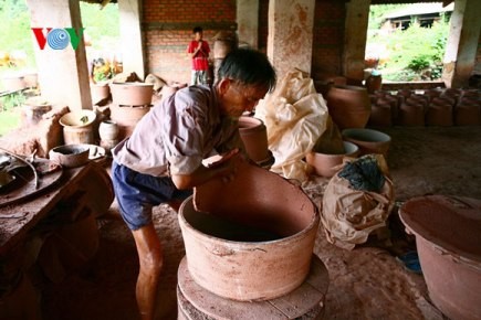 Die Schönheit des alten Keramikdorfes Dai Hung - ảnh 5
