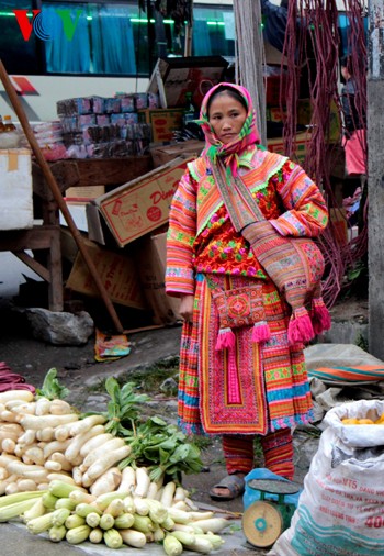 Der Markttag im Hoang Su Phi - ảnh 2