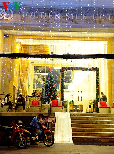 Hanoi leuchtet zu Weihnachten - ảnh 9