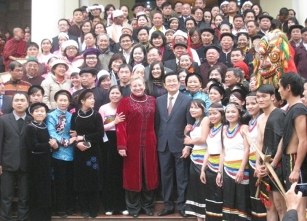 Staatspräsident Truong Tan Sang beteiligt sich am Fest “Frühlingsatmosphäre im ganzen Land” - ảnh 1