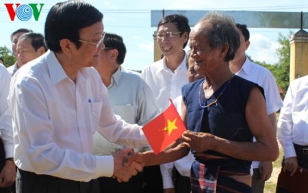 Staatspräsident Truong Tan Sang besucht Provinz Gia Lai - ảnh 1