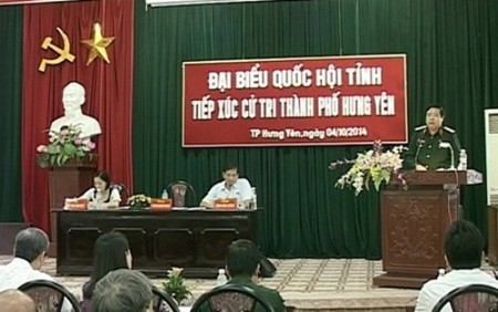 Verteidigungsminister Phung Quang Thanh trifft Wähler in der Provinz Hung Yen - ảnh 1