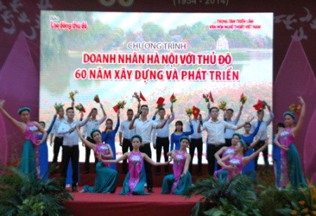 Hanoi feiert 60. Befreiungstag - ảnh 2