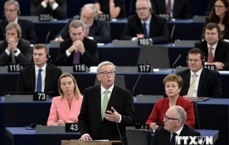 EU-Parlament stimmt Mitglieder der EU-Kommission zu - ảnh 1
