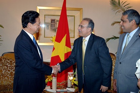 Tätigkeiten des Premierministers Nguyen Tan Dung in Indien - ảnh 1