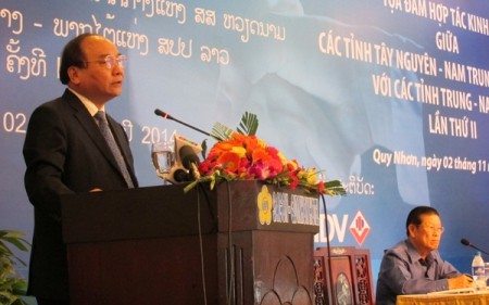 Konferenz über Wirtschaftszusammenarbeit zwischen Provinzen Vietnams und Laos - ảnh 1