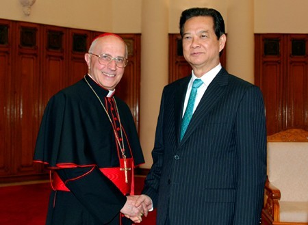 Premierminister Nguyen Tan Dung empfängt Kardinal Fernando Filoni - ảnh 1