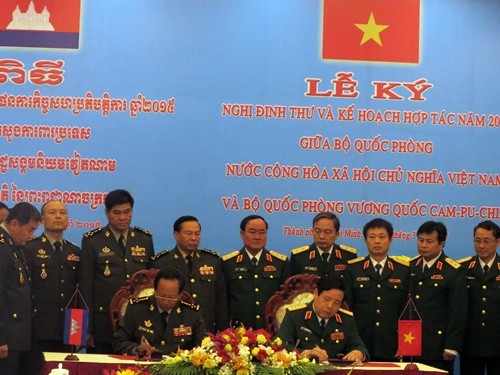 Verstärkung der Zusammenarbeit zwischen den Verteidigungsministerien Vietnams und Kambodschas - ảnh 1