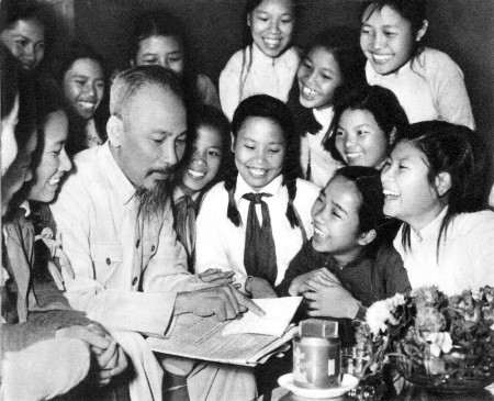 Die Ho-Chi-Minh-Ideologie für die Ausbildung von Beamten - ảnh 1
