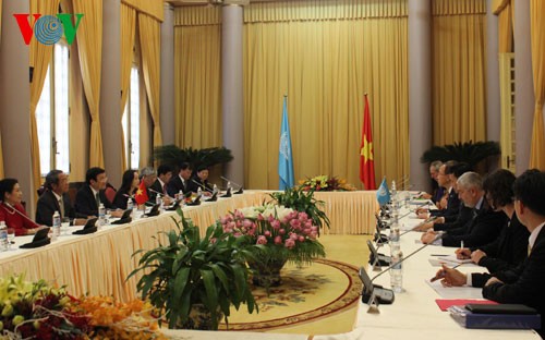 Staatspräsident Truong Tan Sang führt Gespräch mit dem UN-Generalsekretär - ảnh 1