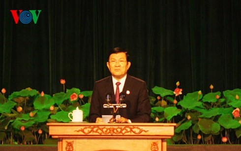 Staatspräsident nimmt an der Konferenz um Patriotismus-Wettbewerb von Ho Chi Minh Stadt - ảnh 1