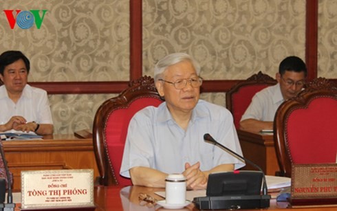 Politbüro bereitet sich auf die Sitzung der Parteiorganisationen der Organe auf Regierungsebene vor - ảnh 1