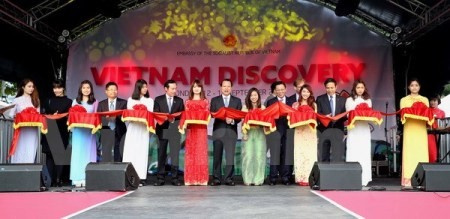 Vize-Premierminister Vu Van Ninh eröffnet das Festivals zur Entdeckung Vietnams in Großbritannien  - ảnh 1