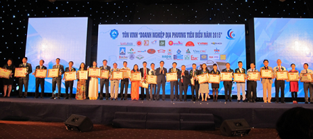Ho Chi Minh Stadt ehrt 100 herausragende Unternehmen - ảnh 1