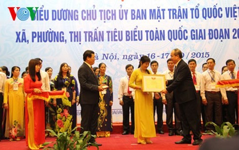 Auszeichnung der vorbildlichen Vorsitzenden der Vaterländischen Front Vietnams auf Kreisebene - ảnh 1
