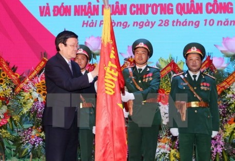 Staatspräsident Truong Tan Sang verleiht den Militärorden erster Klasse an Militärzone 3 - ảnh 1