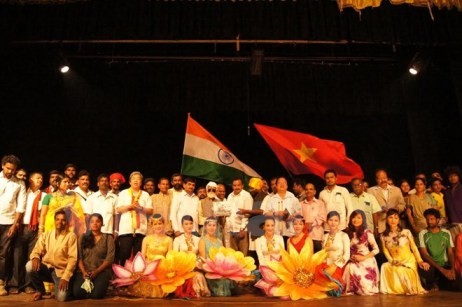 Vietnam und Indien verstärken Zusammenarbeit zugunsten des Friedens und Wohlstands - ảnh 1