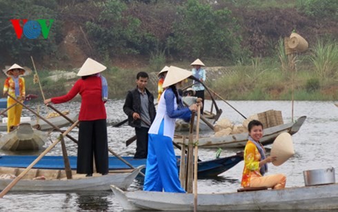Beginn der Veranstaltungen der Woche „Solidarität der Volksgruppen – Kulturerbe Vietnams 2015“ - ảnh 1