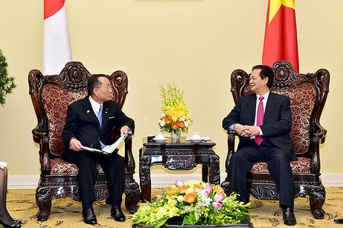 Premierminister Nguyen Tan Dung trifft Präsidenten des japanischen Senats - ảnh 1