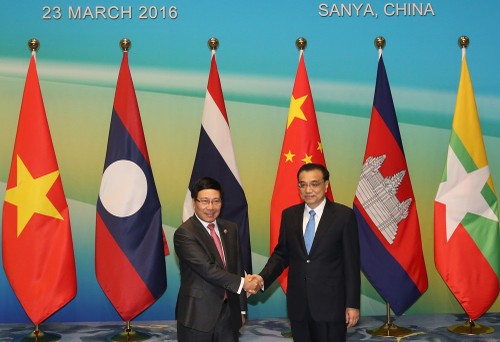 Vize-Premierminister Pham Binh Minh trifft Chinas Premierminister Li Keqiang - ảnh 1