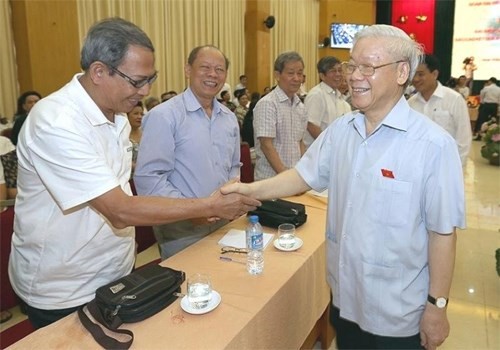 KPV-Generalsekretär Nguyen Phu Trong trifft Wähler in Hanoi - ảnh 1