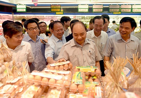Premierminister Nguyen Xuan Phuc überprüft Nahrungsmittelhygiene in Ho Chi Minh Stadt - ảnh 1