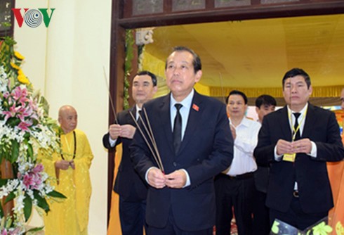 Vizepremierminister Truong Hoa Binh besucht Trauerfeier für den Mönch Thich Chon Thien - ảnh 1