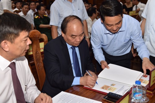 Premierminister Nguyen Xuan Phuc besucht Provinz Quang Binh - ảnh 1