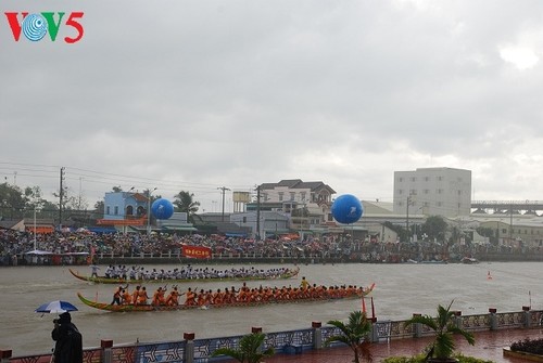 Ooc Om Boc-Fest-Ngo-Bootsrennen: Die einzigartige Kultur der Khmer im Süden - ảnh 1