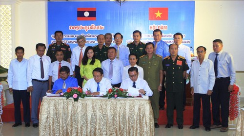 Effektive Zusammenarbeit zwischen laotischen und vietnamesischen Provinzen  - ảnh 1