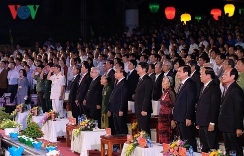 Aktivitäten des Premierministers Nguyen Xuan Phuc in der Provinz Quang Nam - ảnh 1