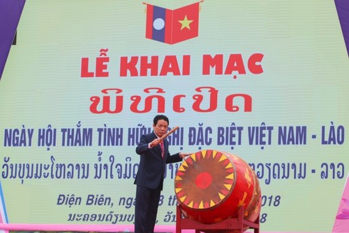 Eröffnung des Festtags “Besondere Freundschaft Vietnam – Laos” - ảnh 1