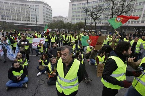 Demonstrationswelle der “Gelbe Westen” breitet sich nach Großbritannien und Portugal aus - ảnh 1