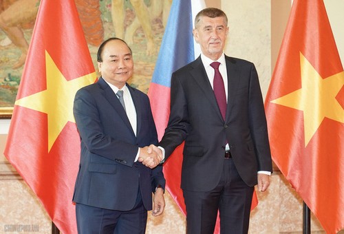 Eröffnung neuer Kooperationsräume zwischen Vietnam und Rumänien sowie Tschechien - ảnh 1