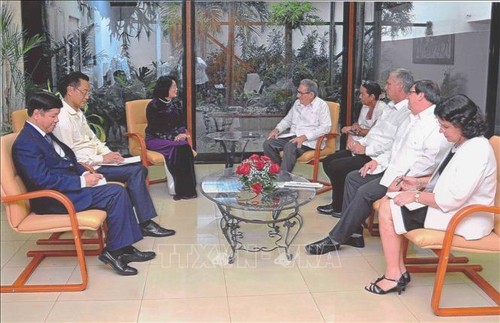 Vize-Staatspräsidentin Dang Thi Ngoc Thinh besucht Kuba - ảnh 1