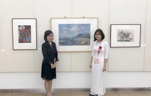 Das Bild einer vietnamesischen Schülerin wird im japanischen nationalen Museum ausgestellt - ảnh 1