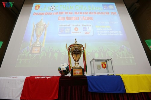 103 Teams nehmen am Fußball-Turnier der Hanoier Oberschüler 2019 teil - ảnh 1