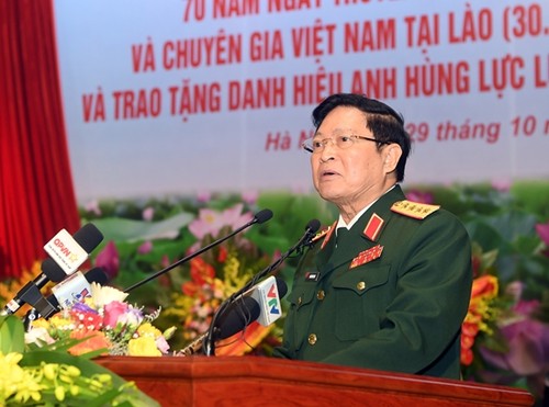 Feier zum 70. Traditionstag der vietnamesischen freiwilligen Soldaten und Experten in Laos - ảnh 1