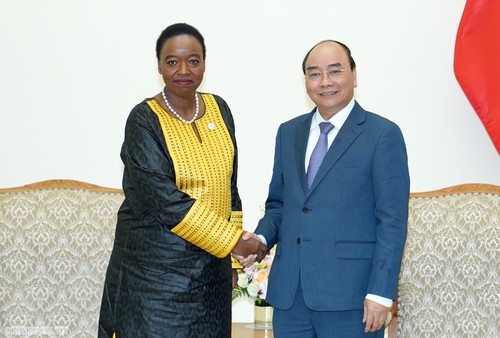 Premierminister Nguyen Xuan Phuc empfängt kenianische Außenministerin Juma - ảnh 1