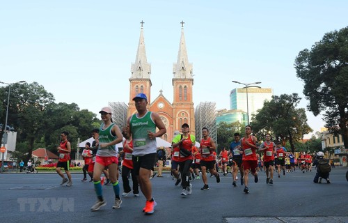 Fast 13.000 Sportler nehmen am internationalen Marathonturnier in Ho Chi Minh Stadt teil - ảnh 1