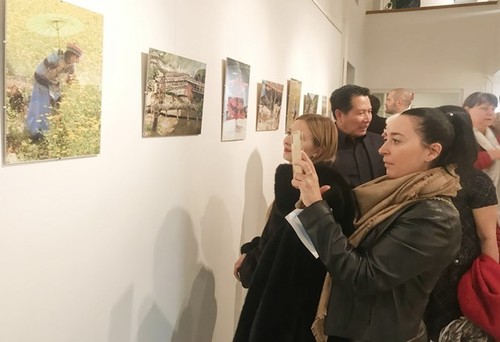 Eröffnung der Fotoausstellung “Der vietnamesische Herzschlag” in Ungarn - ảnh 1