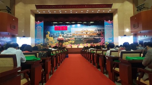 900 Auslandsvietnamesen nehmen am Treffen zum traditionellen Neujahrsfest Tet teil - ảnh 1