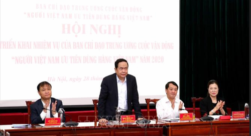 Verwaltungsstab der Bewegung “Vietnamesen bevorzugen vietnamesische Waren” setzt Aufgaben im Jahr 2020 um - ảnh 1