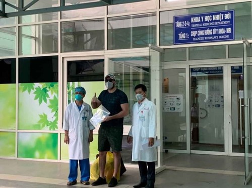 Weitere fünf Covid-19-Patienten in Vietnam wurden aus dem Krankenhaus entlassen - ảnh 1