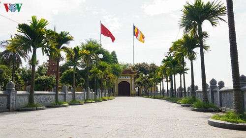Gedenkstätten in Hanoi am ersten Tag der Wiedereröffnung - ảnh 11
