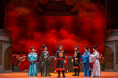 Das vietnamesische Theater spielt das erste Stück nach der Covid-19-Epidemie - ảnh 1